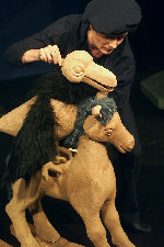 Kiri und Lille Paul im Sturm (C) by Cassiopeia Theater, Claudia Hann & Udo Mierke
